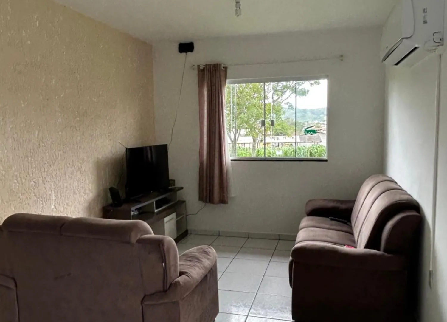 Casa Da Laura - Praia Garopabaの連絡先